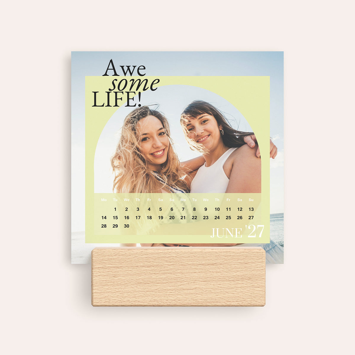 Bold Vintage Desk Calendar