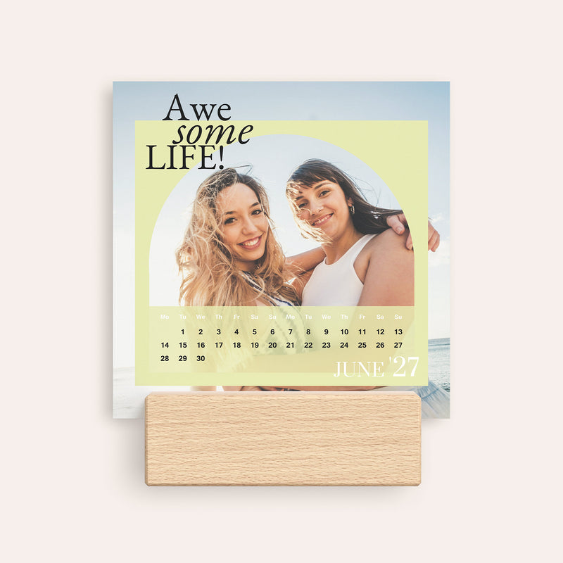 Bold Vintage Desk Calendar